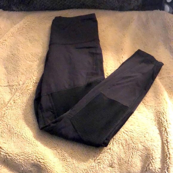 🔹4 for $30 Small Reebok Black Workout Leggings - Picture 1 of 7